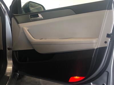 2015 Hyundai SONATA SE   - Photo 17 - Sacramento, CA 95825