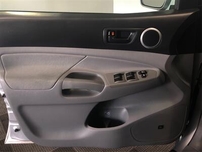 2011 Toyota Tacoma PreRunner V6   - Photo 16 - Sacramento, CA 95825