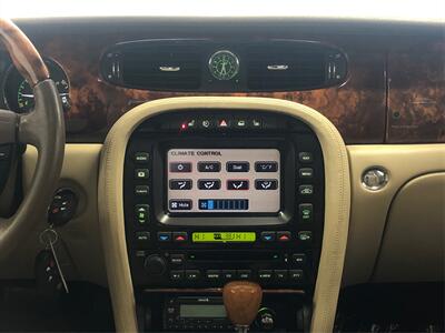 2007 Jaguar XJ8   - Photo 14 - Sacramento, CA 95825