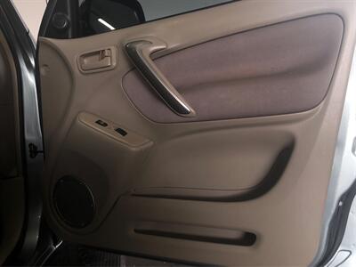 2005 Toyota RAV4 L Package   - Photo 18 - Sacramento, CA 95825
