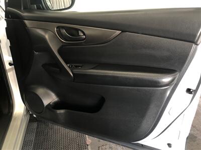 2019 Nissan Rogue Sport S   - Photo 16 - Sacramento, CA 95825
