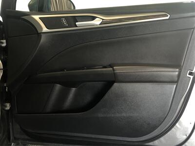 2013 Ford Fusion Hybrid SE   - Photo 16 - Sacramento, CA 95825