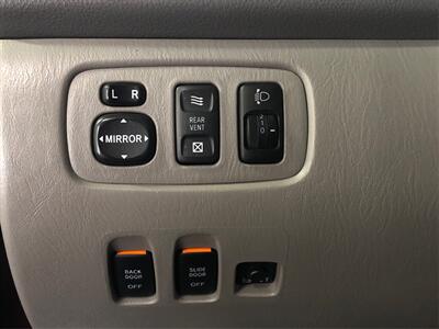 2004 Toyota Sienna XLE Limited 7 Passenger   - Photo 26 - Sacramento, CA 95825