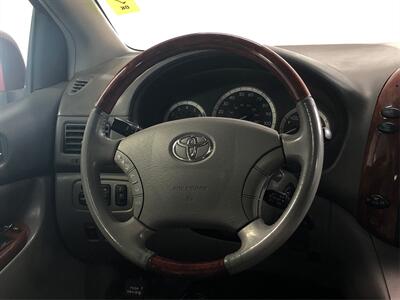 2004 Toyota Sienna XLE Limited 7 Passenger - Photo 16 - Sacramento, CA 95825