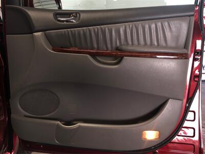 2004 Toyota Sienna XLE Limited 7 Passenger   - Photo 18 - Sacramento, CA 95825