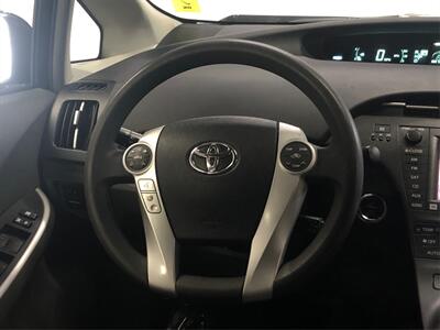2010 Toyota Prius III   - Photo 15 - Sacramento, CA 95825