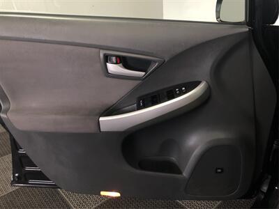 2010 Toyota Prius III   - Photo 16 - Sacramento, CA 95825