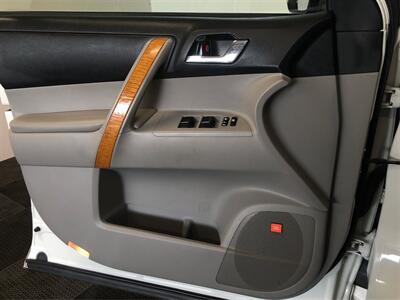 2010 Toyota Highlander Hybrid Limited - Photo 17 - Sacramento, CA 95825