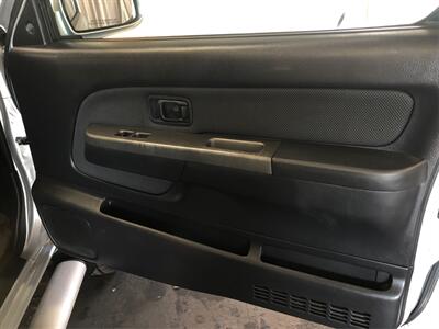 2004 Nissan Frontier SC-V6   - Photo 16 - Sacramento, CA 95825