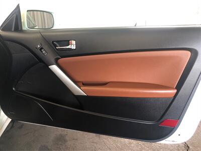 2010 Hyundai Genesis Coupe 3.8L   - Photo 17 - Sacramento, CA 95825