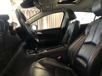 2018 Mazda Mazda3 Touring   - Photo 9 - Sacramento, CA 95825