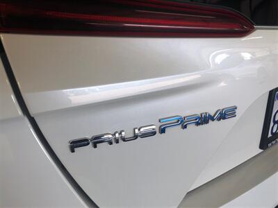 2017 Toyota Prius Prime Plus   - Photo 16 - Sacramento, CA 95825