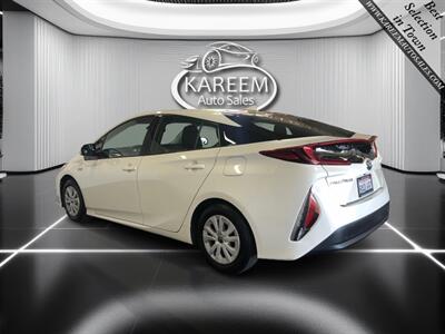 2017 Toyota Prius Prime Plus   - Photo 7 - Sacramento, CA 95825