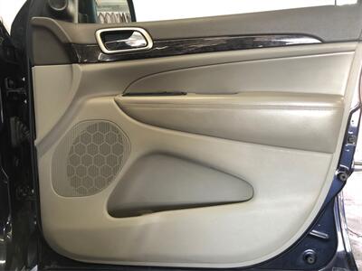 2011 Jeep Grand Cherokee Laredo   - Photo 15 - Sacramento, CA 95825