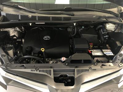 2018 Toyota Sienna XLE 8-Passenger   - Photo 11 - Sacramento, CA 95825