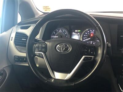 2018 Toyota Sienna XLE 8-Passenger   - Photo 16 - Sacramento, CA 95825