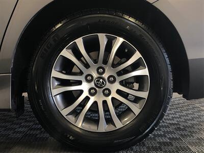 2018 Toyota Sienna XLE 8-Passenger   - Photo 21 - Sacramento, CA 95825