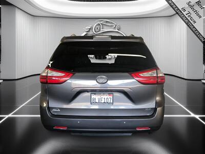 2018 Toyota Sienna XLE 8-Passenger   - Photo 6 - Sacramento, CA 95825