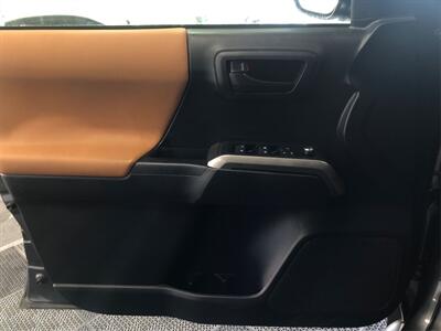2018 Toyota Tacoma SR5 V6   - Photo 16 - Sacramento, CA 95825