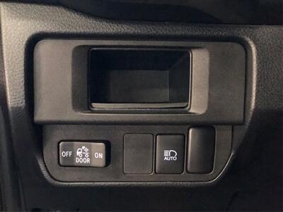 2018 Toyota Tacoma SR5 V6   - Photo 24 - Sacramento, CA 95825