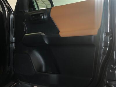 2018 Toyota Tacoma SR5 V6   - Photo 17 - Sacramento, CA 95825