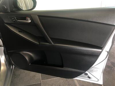 2010 Mazda Mazda3 i SV   - Photo 15 - Sacramento, CA 95825