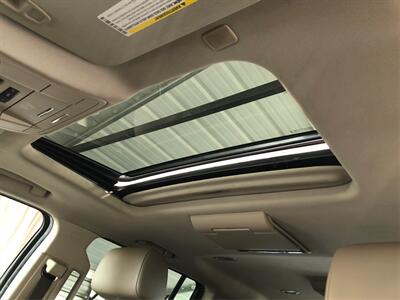 2019 GMC Yukon XL SLT   - Photo 12 - Sacramento, CA 95825