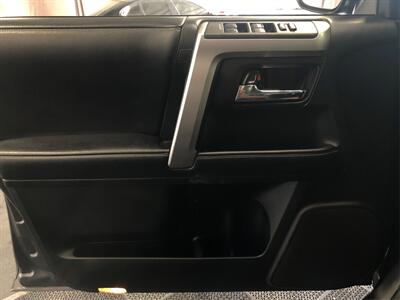 2019 Toyota 4Runner SR5 Premium   - Photo 15 - Sacramento, CA 95825