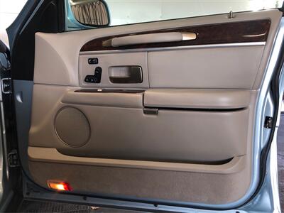 2009 Lincoln Town Car Signature Limited - Photo 17 - Sacramento, CA 95825
