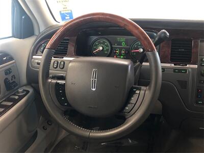 2009 Lincoln Town Car Signature Limited - Photo 15 - Sacramento, CA 95825