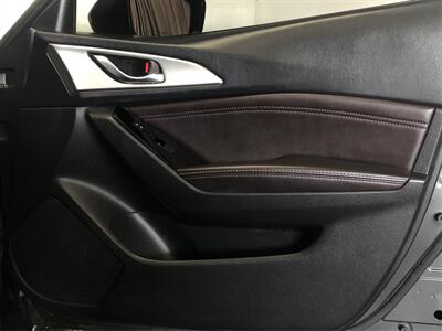 2017 Mazda Mazda3 Touring   - Photo 17 - Sacramento, CA 95825