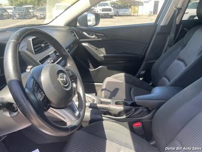 2014 Mazda Mazda3 i Touring   - Photo 10 - Visalia, CA 93292