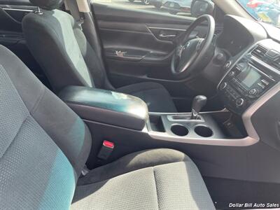 2015 Nissan Altima 2.5 S   - Photo 13 - Visalia, CA 93292