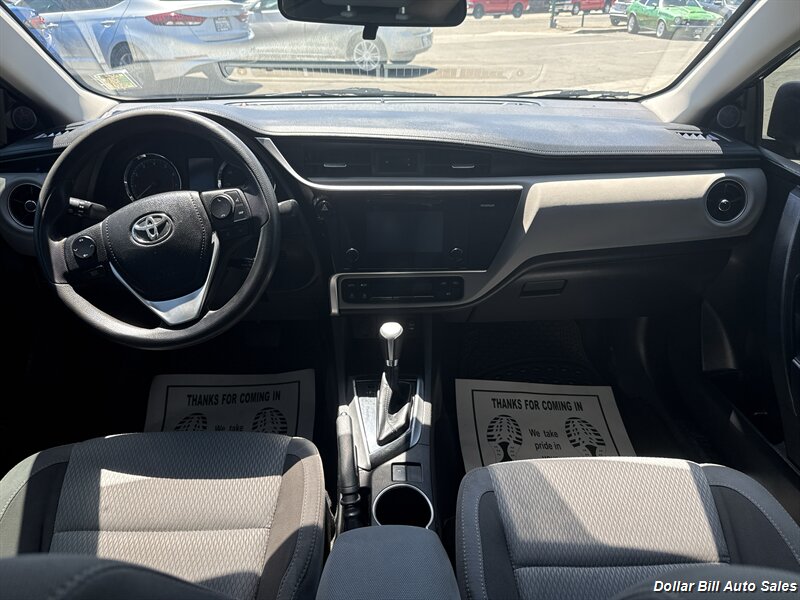 2017 Toyota Corolla LE - Photo 5 - Visalia, CA 93292