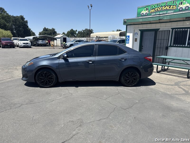 2017 Toyota Corolla LE - Photo 2 - Visalia, CA 93292