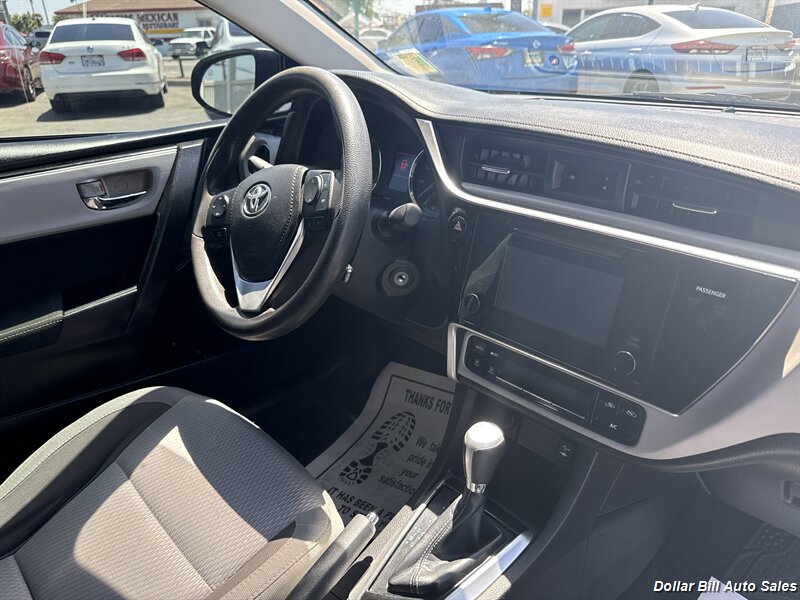 2017 Toyota Corolla LE - Photo 7 - Visalia, CA 93292