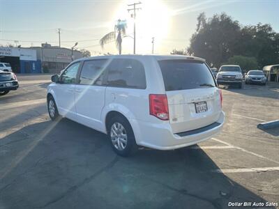 2018 Dodge Grand Caravan SE   - Photo 5 - Visalia, CA 93292