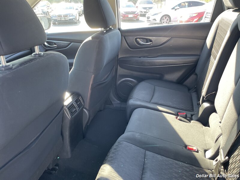 2017 Nissan Rogue S   - Photo 11 - Visalia, CA 93292