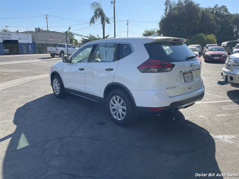 2017 Nissan Rogue S   - Photo 5 - Visalia, CA 93292