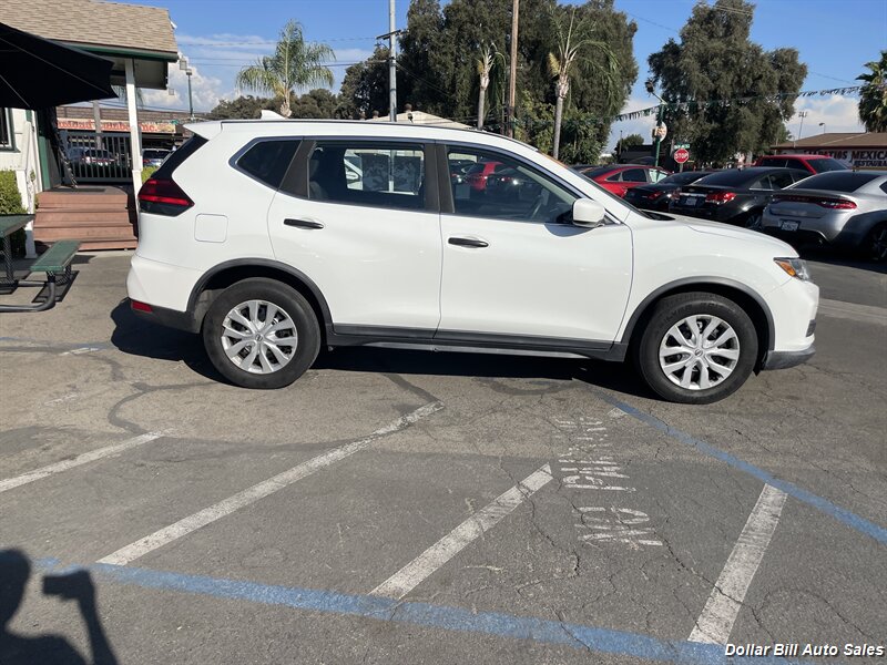 2017 Nissan Rogue S   - Photo 8 - Visalia, CA 93292