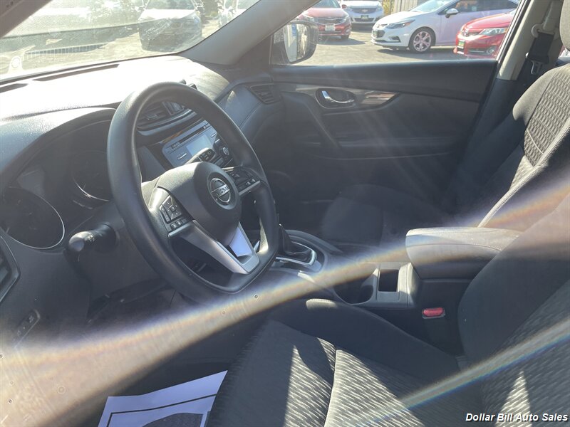 2017 Nissan Rogue S   - Photo 10 - Visalia, CA 93292