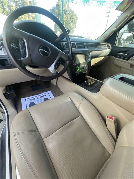 2012 GMC Yukon Denali   - Photo 4 - Visalia, CA 93292