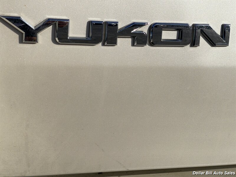 2012 GMC Yukon Denali   - Photo 12 - Visalia, CA 93292