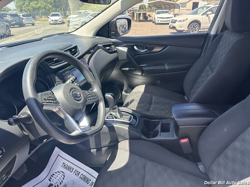 2018 Nissan Rogue Sport SV - Photo 9 - Visalia, CA 93292