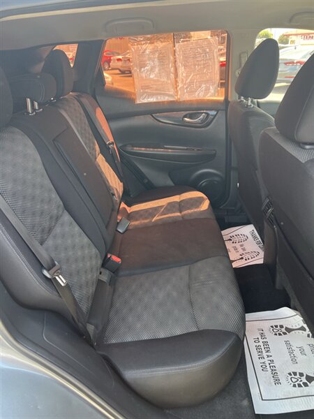 2018 Nissan Rogue Sport SV - Photo 10 - Visalia, CA 93292