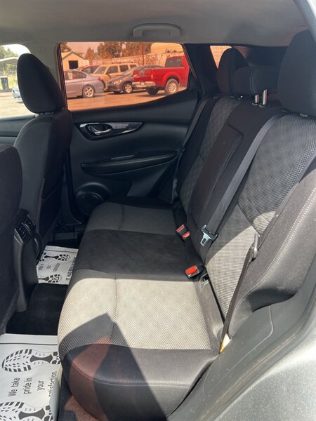 2018 Nissan Rogue Sport SV - Photo 8 - Visalia, CA 93292