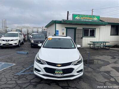 2018 Chevrolet Cruze LT Auto   - Photo 2 - Visalia, CA 93292