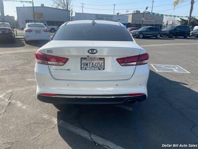 2018 Kia Optima LX   - Photo 6 - Visalia, CA 93292