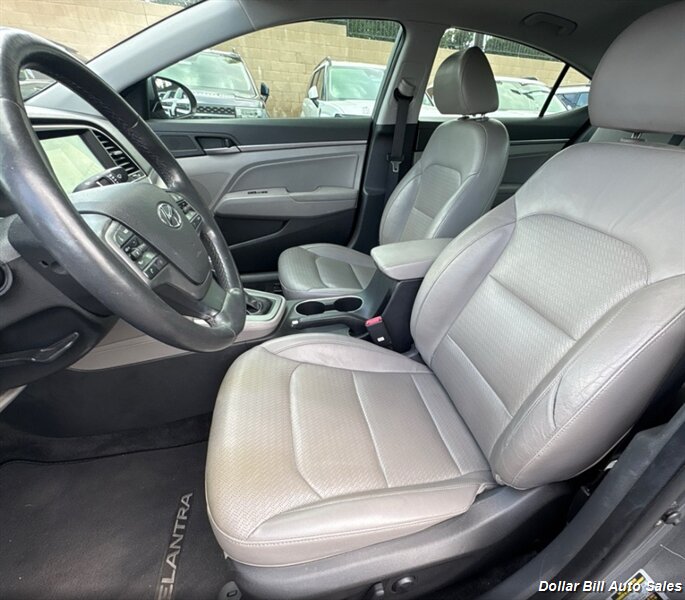 2017 Hyundai ELANTRA Limited - Photo 6 - Visalia, CA 93292