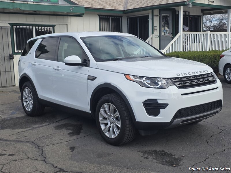 2015 Land Rover Discovery Sport SE's photo